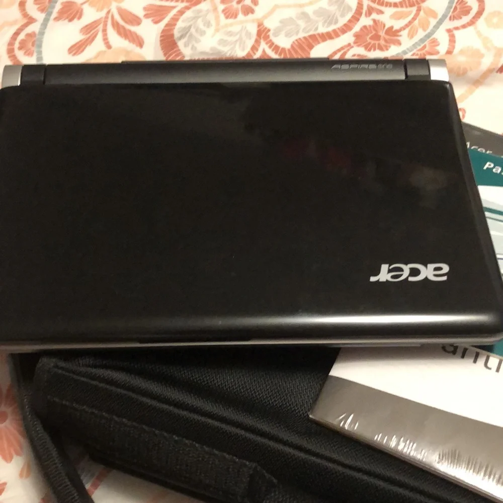 Like New- Acer One Series Laptop